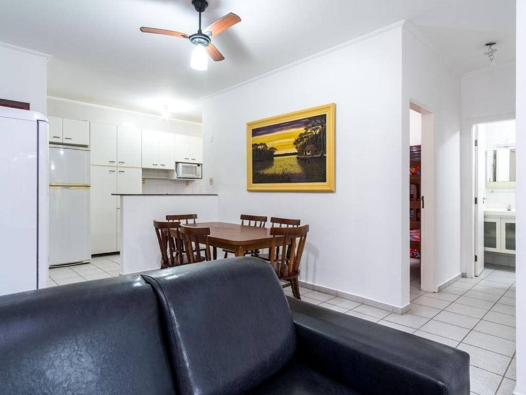 Apartamento Espacoso Com Ar Condicionado E Wi-Fi, A 100 Metros Da Praia - Edificio Estoril Ubatuba Eksteriør bilde